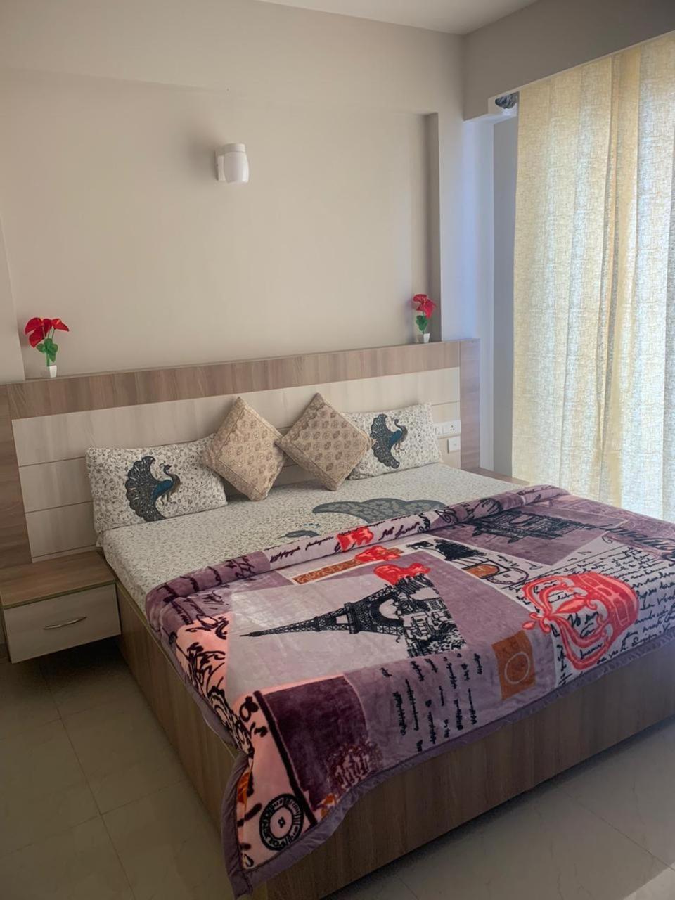 Blue Mans Apartment Vrindavan